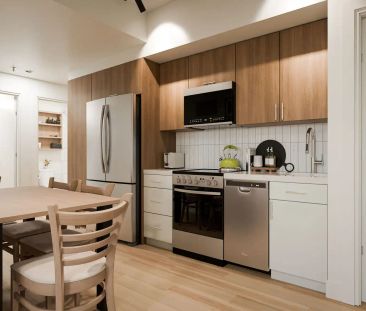 Meridian on Queen Student Living — 4 Bedroom 2 Bathroom - Photo 1