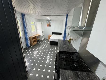 Studio to rent - Photo 2