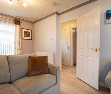 3 Bed Terraced House, Twitchill Drive, S13 - Photo 2