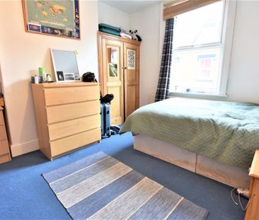 2 bedroom House in William Street, Leeds - Photo 5