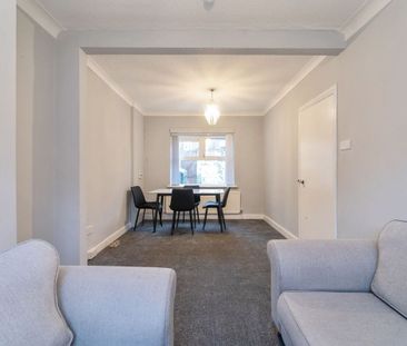 18 Hesketh Road, Belfast BT14 7JU - Photo 2