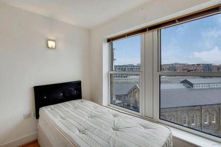 3 bedroom flat to rent - Photo 2