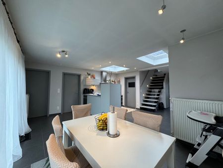 Charmante woning met 2 slaapkamers en ruime tuin te Izegem - Photo 4