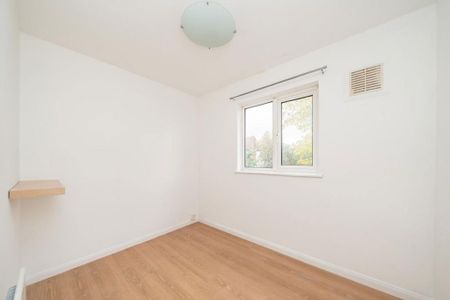 3 bedroom end of terrace house to rent - Photo 3