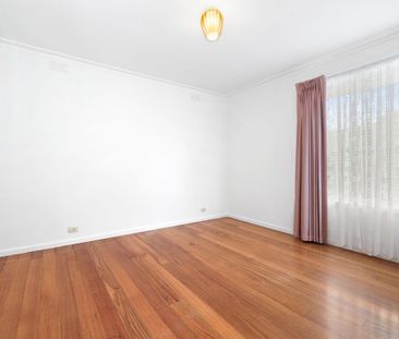 5 Brady Avenue, Clayton South VIC 3169 - House For Rent | Domain - Photo 4