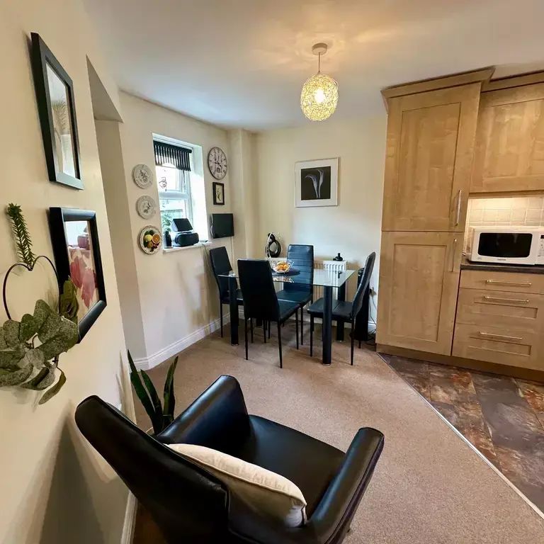 3 bedroom semi-detached house to rent - Photo 1