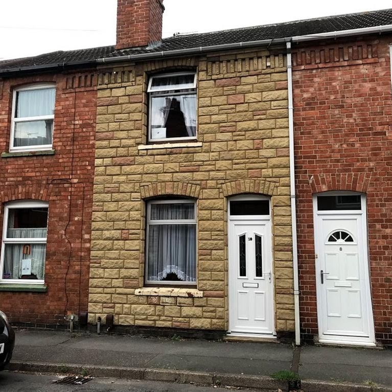 2 bedroom terraced house to rent - Photo 1