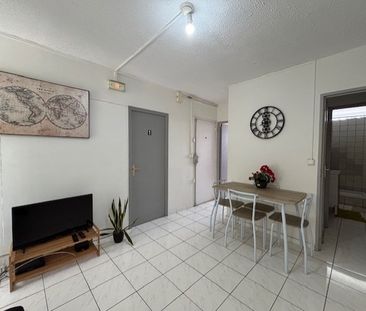 Location Appartement 4 pièces 58m² POINTE A PITRE 97110 - Photo 2