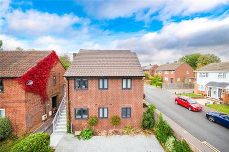 2 bedroom maisonette to rent - Photo 5