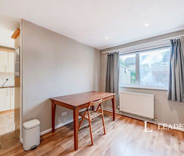 3 bedroom house to rent Fleming Walk, RH19 - Photo 2