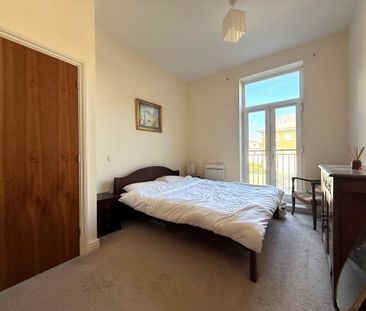 2 bedroom flat to rent - Photo 3