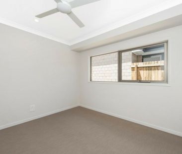 4 Bedroom 2 Living Room House in Ormeau! - Photo 3