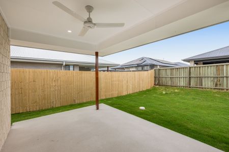 18 Flame Tree Road - Photo 4