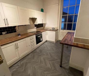 2 bedroom property to rent - Photo 3