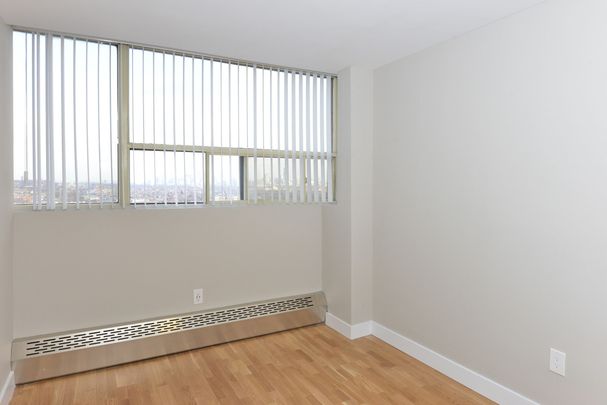 730 St Clarens Avenue - Photo 1