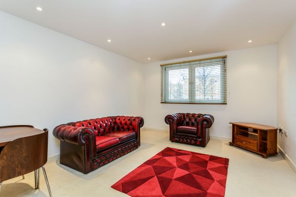 2 bedroom apartment to rent The Blue Building, Gunwharf Quays, Portsmouth, PO1 - Photo 1