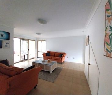 LARGE 4 BEDROOM HOME - Photo 2