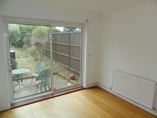 3 bedroom semi-detached house to rent - Photo 1