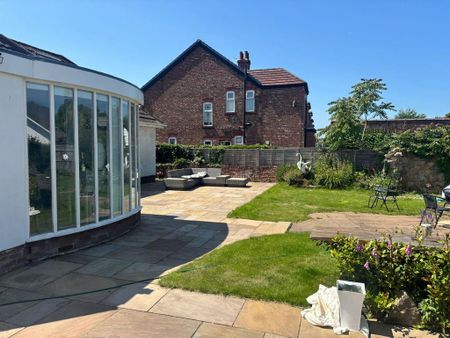 2 bedroom detached bungalow to rent - Photo 2