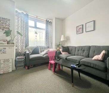 3 bedroom terraced house to rent - Photo 2