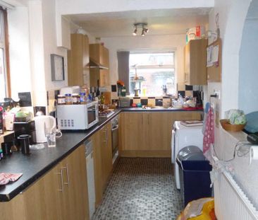 3 bedroom semi-detached house to rent - Photo 3