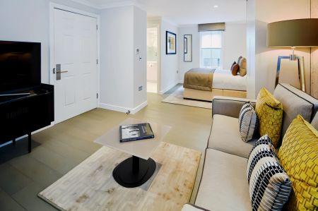 Deluxe 1 Bed Apartment - Photo 2