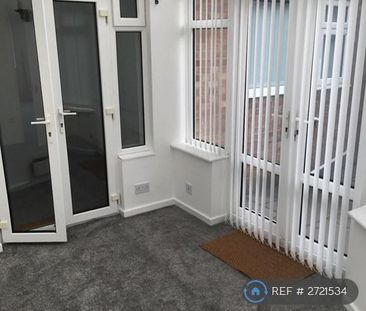 3 bedroom detached house to rent - Photo 3