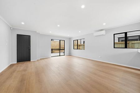 Brand New - 4 Bedrooms + 2.5 Bathrooms - Photo 3