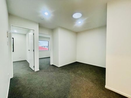 MANUREWA, 3 BEDROOMS - Photo 4