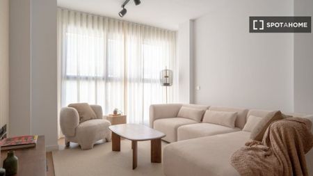2 room luxury Apartment for rent in Seville, Andalusia - Photo 3