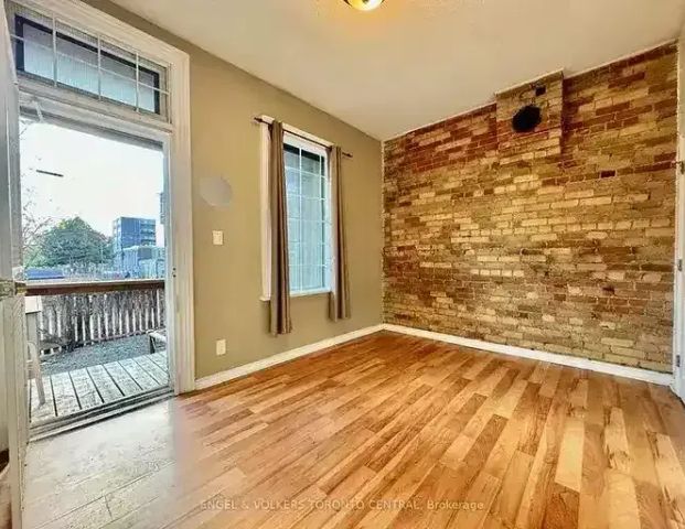 167 Carlton Street #MAIN | 167 Carlton Street, Toronto - Photo 1