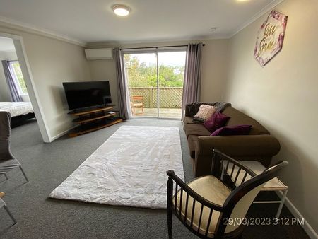 Modern fully furnished 2 bedrm with internet - Photo 5