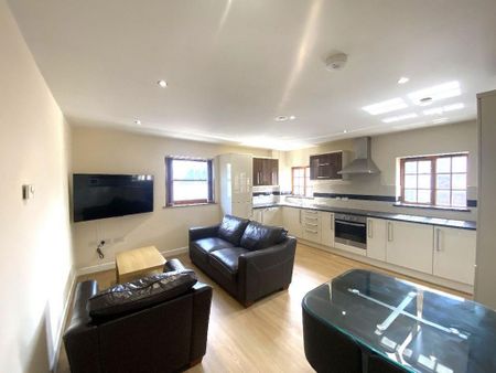 4 bedroom flat to rent - Photo 3