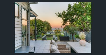 Contemporary Living Meets Coastal Charm – 3 Bedroom Retreat - Photo 4