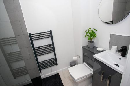 2 bedroom serviced apartment to rent - Photo 5
