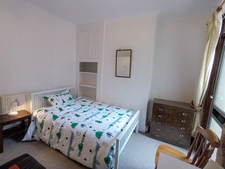 Room in a Shared House, Riley Road, BN2 - Photo 3
