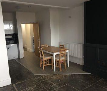 6 bedroom flat to rent - Photo 2