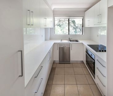 Updated Apartment In Convenient Location! - Photo 6