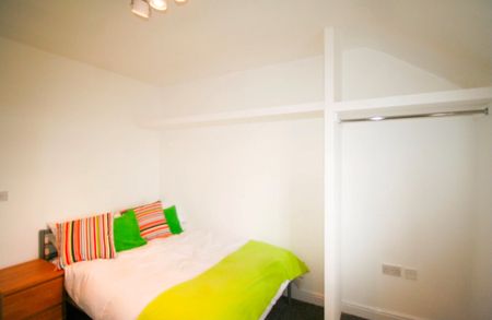 2 Bed Flat, Manchester, M14 - Photo 5