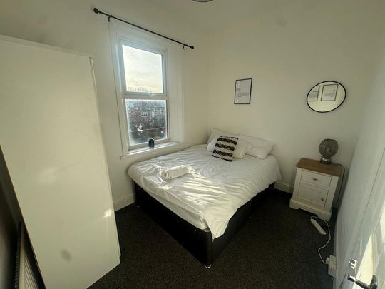 5 bedroom house share to rent - Photo 1