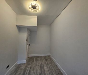 1 Bed Flat, City Road, EC1V - Photo 1