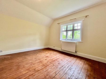 3 bedroom detached house to rent - Photo 2