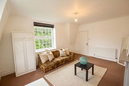 8 St. Cuthberts Road, London, NW2 3QL - Photo 2