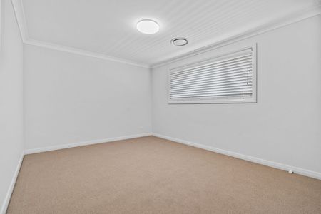 Stunning large family home - Photo 2