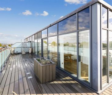 2 bedroom penthouse to rent - Photo 6