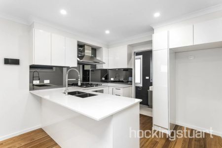 Unit 1/5 Henry Street, Box Hill. - Photo 3