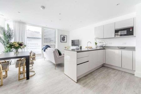 Easton Lodge, Ealing, W7 - Photo 4