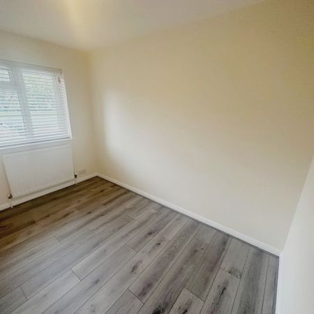 2 Bedroom Flat, The Drive, Hove - Photo 3