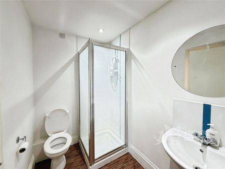 Nightingale Shott, Egham, Surrey, TW20 9SX - Photo 3