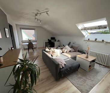 Schöne 2-Zimmer-DG-Wohnung in ruhiger Lage in Moers Hülsdonk zu ver... - Foto 1